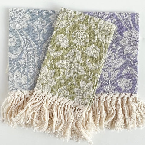 Donna di Coppe Long Fringe Tip Towel